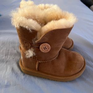 Uggs toddler 8 cozy and cute!